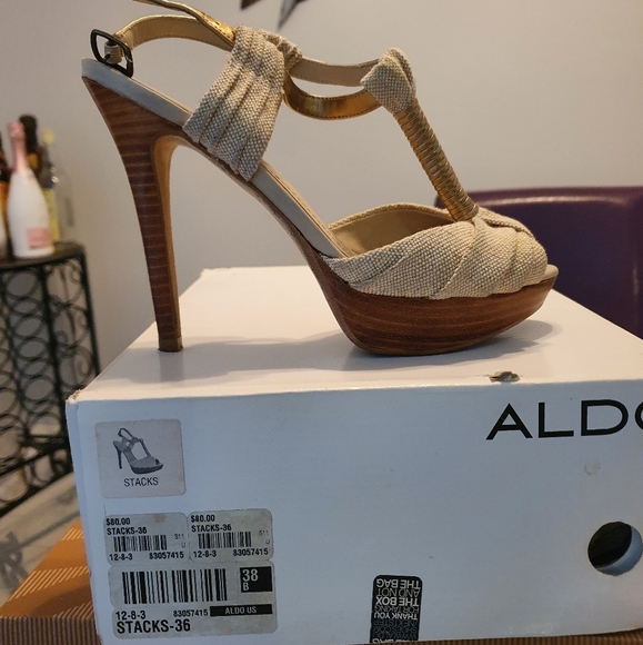 Beautiful heels from ALDO gold and cream size 38 - Picture 1 of 2